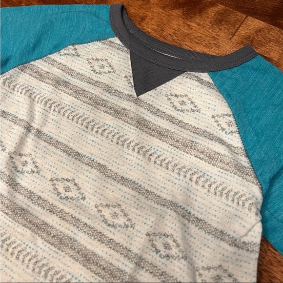 Boys Geo Print 3t Shirt; Boys 3t Shirt; Boys Old Navy Shirt; Boys Long Sleeves - Picture 7 of 7